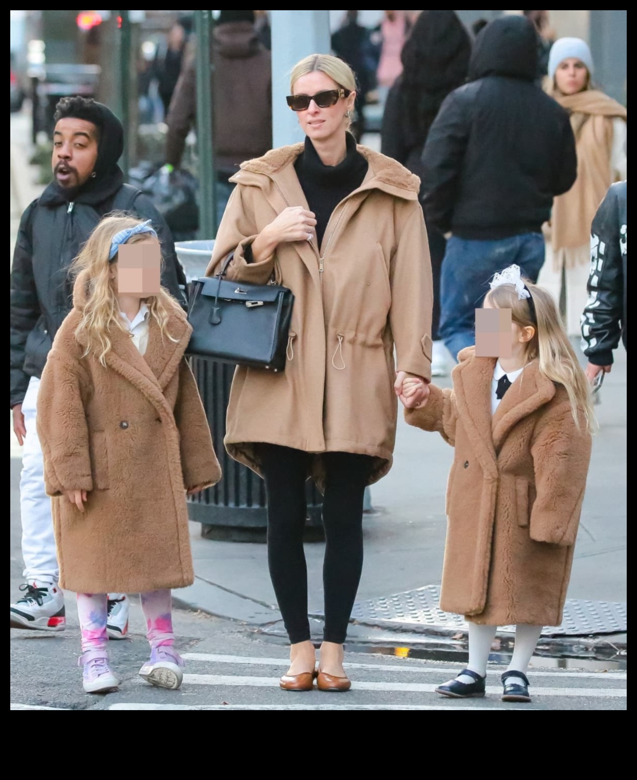 Eleganță urbană: navigați prin peisajul urban în ansambluri elegante