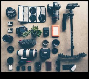 Pregătiți-vă pentru succes: accesorii esențiale pentru cameră pe care nu le puteți rata